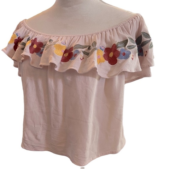 Off the shoulder Cream Blouse W/ Embroidered Flowers Hem & Mesh - Picture 1 of 7